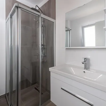 Luna 1 Bedroom With Sea View Апартаменты