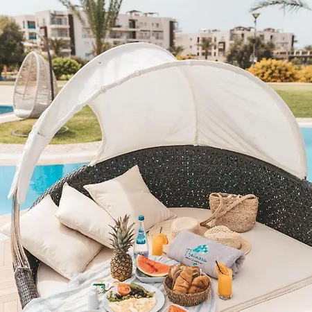 Апартаменты Luna 1 Bedroom With Sea View *