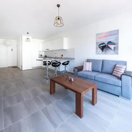 Luna 1 Bedroom With Sea View Apartament *